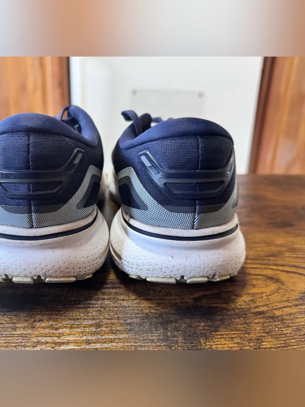 Brooks Ghost 15 woMen’s Size 10 Running Shoes Navy Blue White